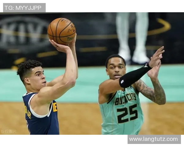 黄蜂与掘金激战正酣在线直播精彩瞬间全程回顾与分析 黄蜂与掘金激战正酣在线直播精彩瞬间全程回顾与分析