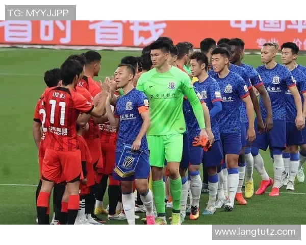 贵州人和与上海申花激战正酣谁能在中超赛场上笑到最后